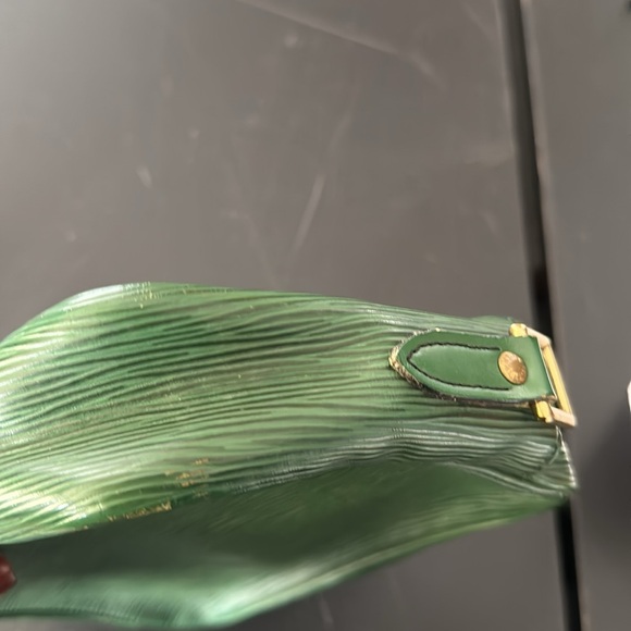 Louis Vuitton crossbody no strap - Picture 3 of 13